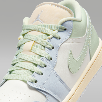 Air Jordan 1 Low Women's Shoes. Nike SG